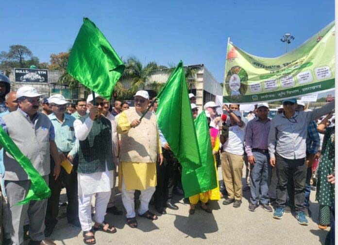 मंत्री गणेश जोशी ने स्कूली बच्चों की श्री अन्न महोत्सव की प्रचार-प्रसार और जागरूकता रैली को हरी झंडी दिखाकर रवाना