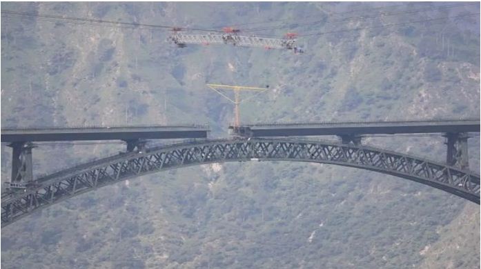 Uttarkashi news; चिन्यालीसौड़ के आर्च ब्रिज पर भारी वाहन नहीं चलेंगे