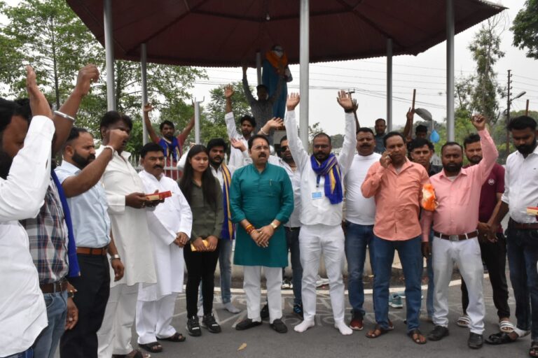 डा.भीमराव अंबेडकर जन्मोत्सव समिति ने धूमधाम से मनायी अंबेडकर जयंती