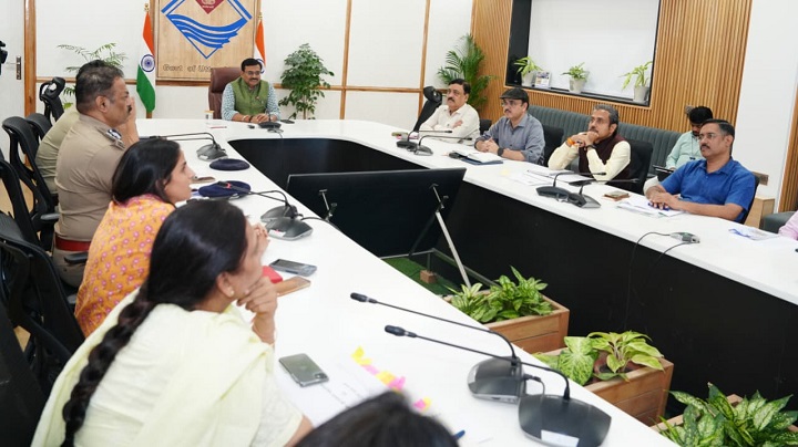 मुख्य सचिव 1